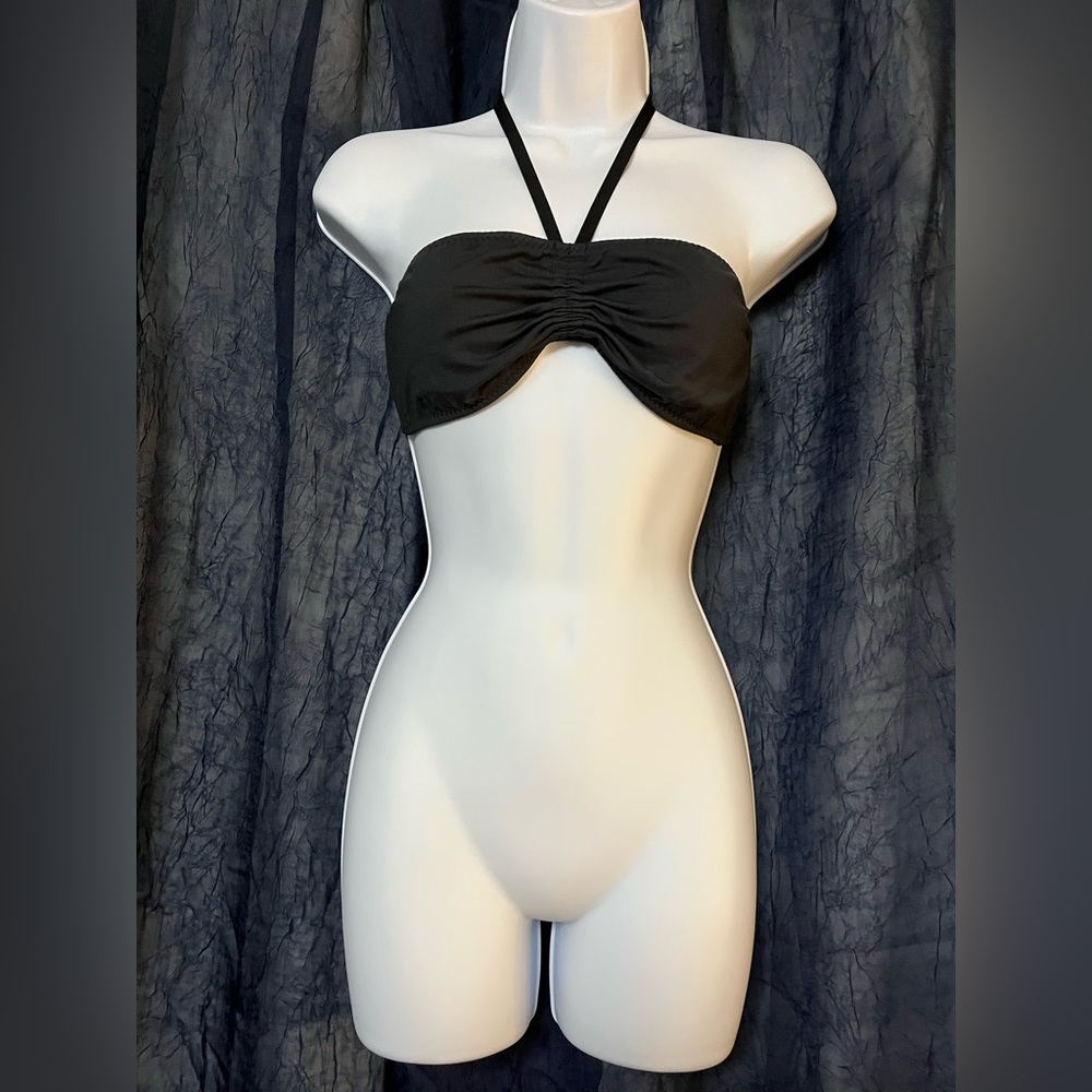 Malia Mills Women’s Black Bikini Top Size 36 EUC